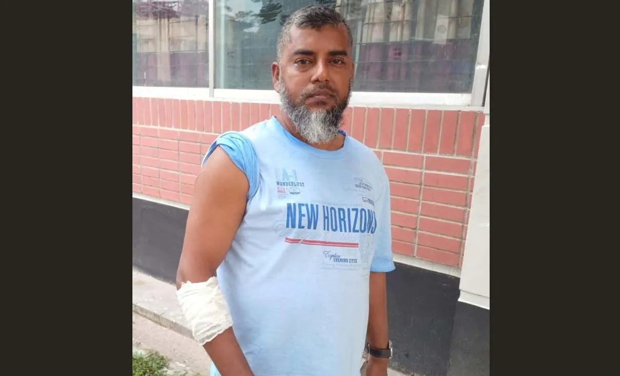 ঝালকাঠিতে সাংবাদিককে কুপিয়ে জখম